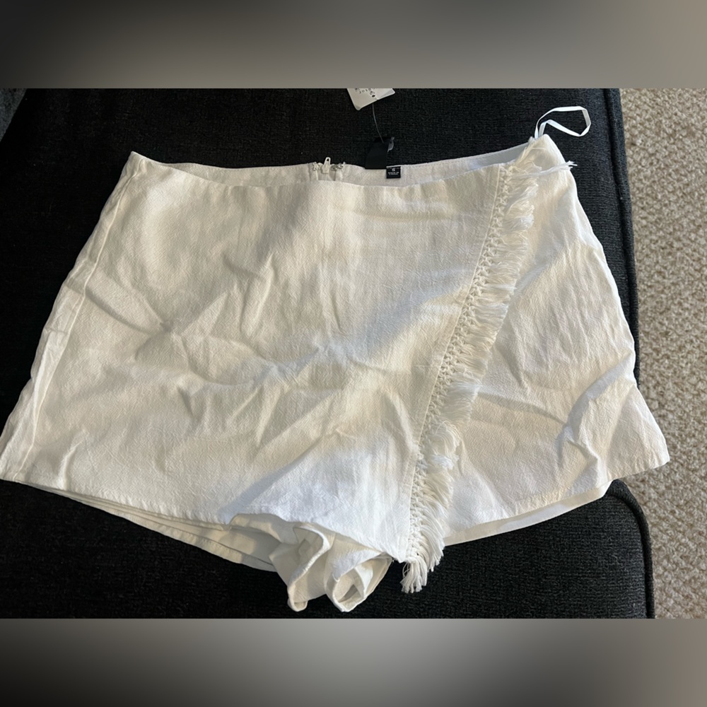 NWT Windsor Come Away With Me Skort Size Small